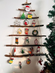 2023 nouvel an décor à la maison en bois fait à la main ensemble de décoration murale de noël comprend des ornements de boule et d'arbre - Product Image 2