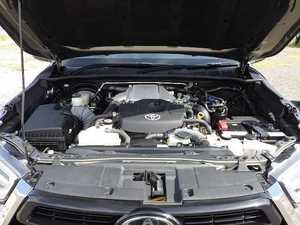 Camioneta Hilux Revo 2024 Usada, Automática, Volante a la Izquierda, 4x4, Diésel Turbo, Asientos Oscuros - Product Image 5