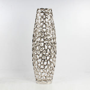 Florero de aluminio moderno hecho a mano, Metal pulido de níquel para decoración del hogar y el jardín para decoración de mesa de boda - Product Image 5