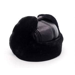 2024 nuevo caliente Rusia hombres adultos Casual invierno cálido gorro de cuero de piel de oveja 100% Natural Real piel de oveja bombardero sombreros patrón sólido - Product Image 4
