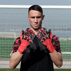Guantes de portero personalizados de fábrica Guantes de portero profesionales con tasa de venta completa 2025 - Product Image 3