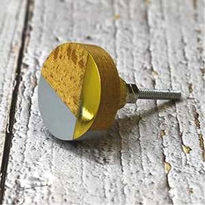 ลูกบิดลิ้นชักไม้เรซิ่น ดีไซน์ไม่ซ้ำใคร สำหรับตู้และประตู  สามารถเลือกสี รูปทรง และขนาดได้ ผลิตในอินเดีย - Product Image 4