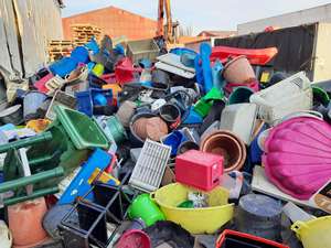 Achetez des bouteilles en plastique PET recyclé de qualité supérieure en stock à prix avantageux pour les commandes en gros, meilleur prix garanti, livraison rapide, en vente - Product Image 6