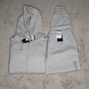 Vente en gros OEM Vêtements de sport personnalisés Polo Survêtement à capuche String blanc à manches longues pour hommes Survêtement Jogging Survêtement - Product Image 3