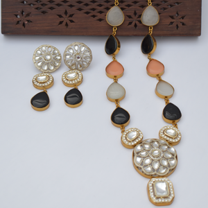 Bellamente diseñado estilo tradicional Kundan piedra collar latón Material joyería Collar para mujeres y niñas - Product Image 2