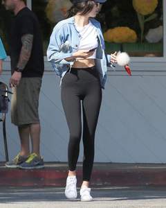 Leggings de sport pour femmes, respirants, décontractés, personnalisables en gros, taille haute, nylon et élasthanne, prix bas - Product Image 4