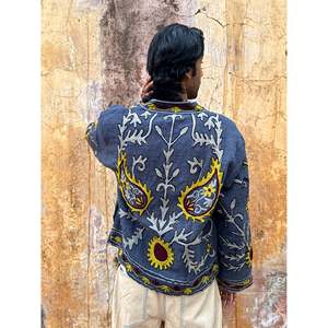 Chaqueta vaquera vintage de otoño para hombre con bordado Kantha y cuello mandarín - Product Image 1