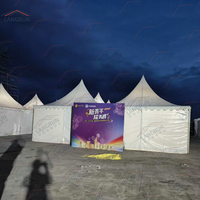 Gazebo triangulaire automatique 5x5m avec structure en aluminium et couverture en PVC, résistant au vent jusqu'à 100 km/h, idéal pour les événements en extérieur, capacité 3-8 personnes
