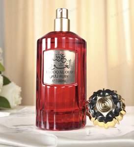 Urooq Al Oud Ruby Eau De Parfum 100ml Spray para Mujer, Aroma Amaderado, Estilo Árabe, Botella de Vidrio - Product Image 3