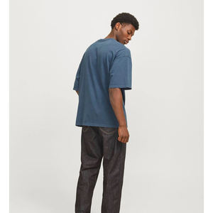 เสื้อยืดผู้ชาย สกรีนโลโก้ จำนวนมาก ผ้าเรียบ 100% ผ้าฝ้าย คุณภาพสูง ระบายอากาศดี เหมาะสำหรับออกกำลังกาย ฟิตเนส เล่นกีฬา สไตล์สตรีท ใส่หน้าร้อน รับผลิตแบบ OEM - Product Image 6