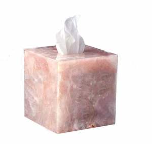 Porte-mouchoirs rose élégant pour salle de bain de luxe et décoration intérieure Boîte à mouchoirs artisanale pour accessoires et décoration de salle de bain élégants - Product Image 1