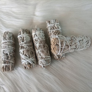 Bâtonnets de sauge blanche de californie de 4 pouces pour le nettoyage et le parfum de la maison, la méditation et les rituel de bavure sauge blanche cultivée - Product Image 4