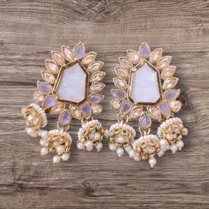 Boucles d'oreilles pour femmes Boucles d'oreilles traditionnelles Kundan Pearl Chandbali For Wedding Pearl, Chandbali Earring, Stud Earring - Product Image 1