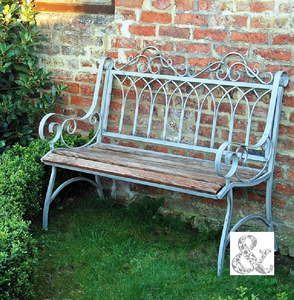 Banc de jardin en métal violet, dos en forme d'éventail, design orné de défilement, sièges d'extérieur, disponible au prix de gros. - Product Image 5