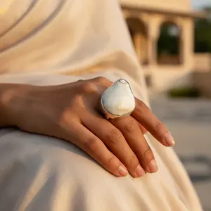 Anel de Prata 925 para Mulheres com Padrão Geométrico Estilo Romântico Revestido em Ródio Joia Fina de Platina para Promessas - Product Image 2