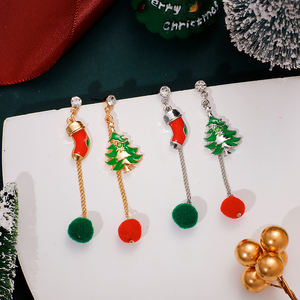 Bonito diseño de calcetín de Papá Noel con pendientes de bola de pompón para mujer, delicado árbol de Navidad asimétrico, pendiente largo colgante, joyería - Product Image 5