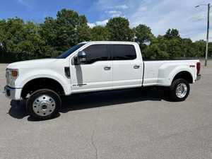 Camioneta Ford F-450 2024 >8L FX4 Turbo Diésel, Transmisión Automática, Asientos de Cuero, Neumáticos R18, Interior Oscuro, Volante a la Izquierda - Product Image 1