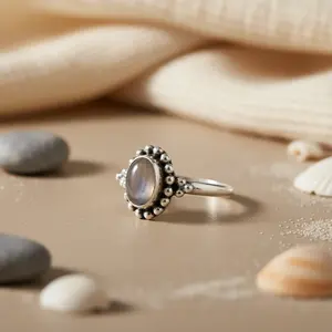 Anillo de Plata 925 con Piedra Ovalada para Uso Diario de Mujer - Product Image 1