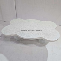 Table basse moderne en aluminium inspirée des nuages, pièce maîtresse de faible hauteur Omega Metals India OMI-MF-0813 Noir Or, taille personnalisable