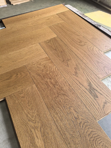 Plancher en bois massif en chêne blanc européen en chevrons, bois d'ingénierie rustique d'usine - Product Image 4