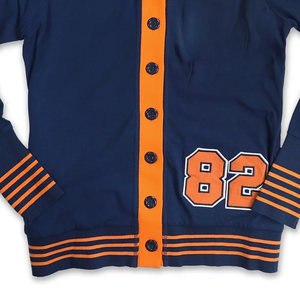 Cardigan à col en V personnalisé pour femmes hiver tricoté à rayures conception sororité fraternité Chenille Patch épais Style décontracté OEM avant - Product Image 5