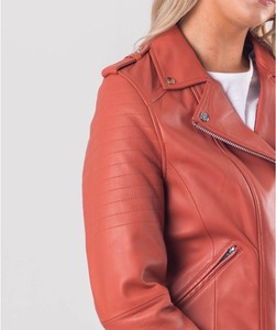 Chaqueta Bomber de Cuero Genuino Naranja para Mujer, Hombros Acolchados, Cierre Asimétrico, Forro de Algodón Transpirable para Invierno - Product Image 2