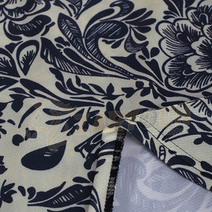 T-shirt en polyester à séchage rapide personnalisé, vêtements de sport confortables et surdimensionnés avec impression intégrale, conception par sublimation, tissu en toile à col rond - Product Image 2