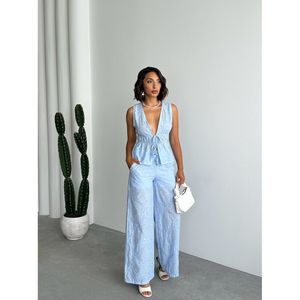 Pantalones Bordados para Mujer, Elegantes y con Detalles de Bordado Intrincado - Product Image 3