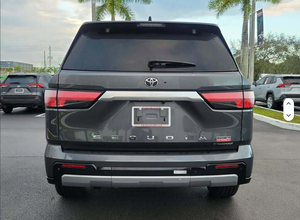 รถยนต์โตโยต้า เซคัวญ่า TRD Pro SUV ปี 2024 พวงมาลัยซ้าย ไฟหน้า LED หลังคาพาโนรามิก 5 ที่นั่ง - Product Image 3