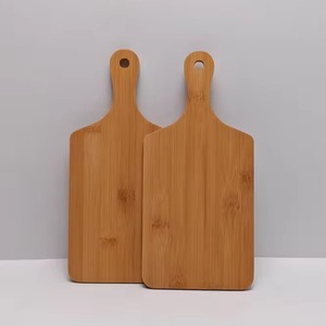 Tabla de Cortar y Picar de Madera Natural REHMAN CRAFT con Asa Integrada, Ecológica, 1.5 cm de Grosor, Apta para Lavavajillas - Product Image 4