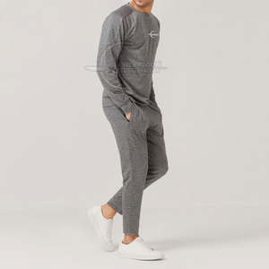 Nouveaux survêtements respirants à la mode Conception personnalisée Motif solide Collection grande taille Vente à chaud pour l'hiver - Product Image 4