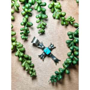Pendentif en turquoise Blue Ridge et argent sterling avec sertissage clos, symbole religieux chrétien Chimney Butte - Product Image 3