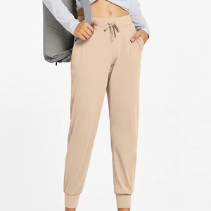 Vente en gros de pantalons de survêtement pour femmes Tissu doux Taille élastique Jambe droite Joggers confortables Logo personnalisé disponible - Product Image 1