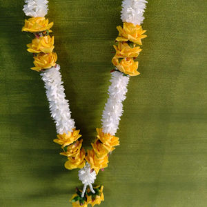 Milni Mala Tradicional India al por Mayor con Cuentas de Perlas de Jazmín y Rosa Amarilla, Jaimala para Novios, para Pooja, Templo, Boda - Product Image 3