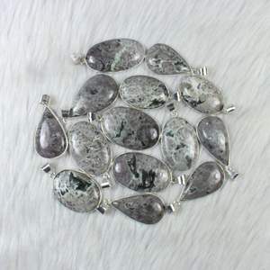 En gros Kammererite Pierres Précieuses Collier Lunette Pendentif Incroyable Qualité pour la Fabrication de Bijoux au Détail Belle Qualité Incrustation - Product Image 4