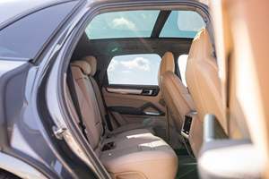 Cayenne Turbo 2021, 541 ch, V8 biturbo, transmission intégrale, pack Premium Plus, non modifiée - Product Image 4