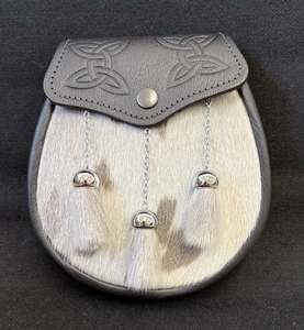Eoin Winston Sports Style Européen Américain Pochette Sporran à motif Nœud Celtique avec détails de chaîne en argent pour toutes les saisons - Product Image 1
