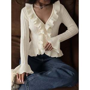 Cárdigan de mujer con cuello en V, estampado de crochet, ribete de volantes y mangas acampanadas - Product Image 1
