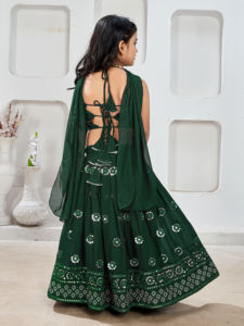 Ensemble Lehenga Choli long vert pour enfants Shoryam Fashion, travail de miroir de créateur, tenue ethnique pour les fêtes, pour filles, toutes saisons - Product Image 2