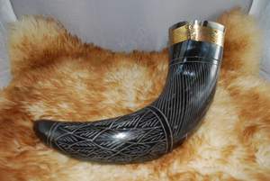 Corne à boire viking de qualité supérieure, personnalisée, naturelle, artisanale, écologique, polie, pour la maison, les restaurants et les hôtels, en provenance d'Inde. - Product Image 4