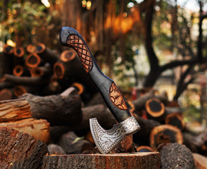 Hache d'extérieur à barbe fonctionnelle en acier à haute teneur en carbone forgée à la main manche en bois hache Viking Tomahawk faite à la main - Product Image 2