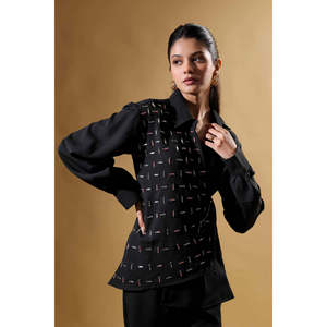 Ensemble coordonné exclusif en crêpe noir uni, 2 pièces, broderie de sequins complexe sur un côté, pantalon droit formel pour l'été - Product Image 2