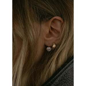 Solis Heart Diamond Earrings with Ribbed Detail - Product Image 4