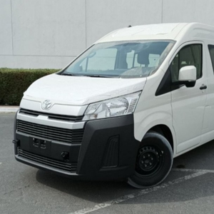 Toyota Hiace AWD Van 2022 avec sièges en cuir, intérieur foncé, d'occasion - Product Image 1
