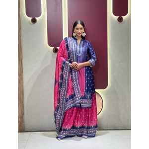 Ceci est un ensemble de Chinon Kurta élégant et accrocheur avec un beau design bicolore qui passe de la marine foncé - Product Image 1