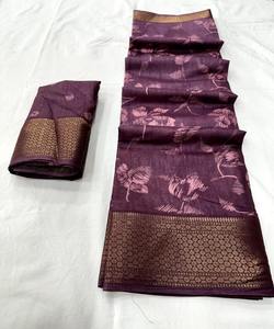 Saree en velours avec coton et reflets floraux - Product Image 2