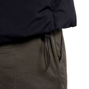 Veste matelassée sur pied pour hommes de haute qualité OEM Veste bombardier épaisse et chaude de couleur unie à la mode de style High Street-Vente en gros - Product Image 5