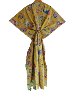 เสื้อคลุมอาบน้ำคอตตอนน้ำหนักเบา, เสื้อคลุมแขนยาวพิมพ์ลายดอกไม้ดีไซน์สวยธรรมชาติ - Product Image 1