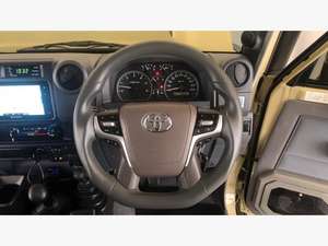 Pick-up V8 Double Cabine 2023, toutes options, d'occasion en excellent état, livraison rapide, conduite à gauche ou à droite, en vente - Product Image 5