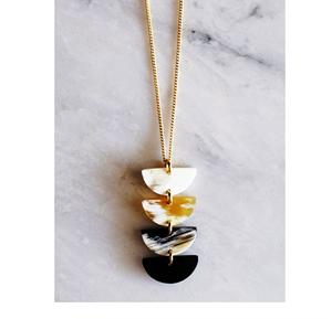 Joyería y accesorios modernos hechos éticamente hechos a mano 3 Cuerno de búfalo Collar en forma de trapecio Conjunto de regalo personal - Product Image 1